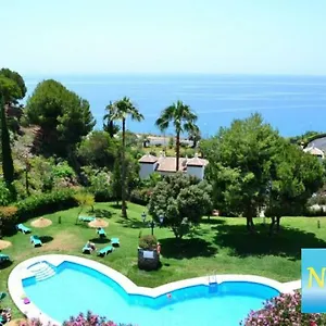 https://apartamento-de-lujo-con-espectaculares-vistas-al-mar.hotelsinnerja.org
